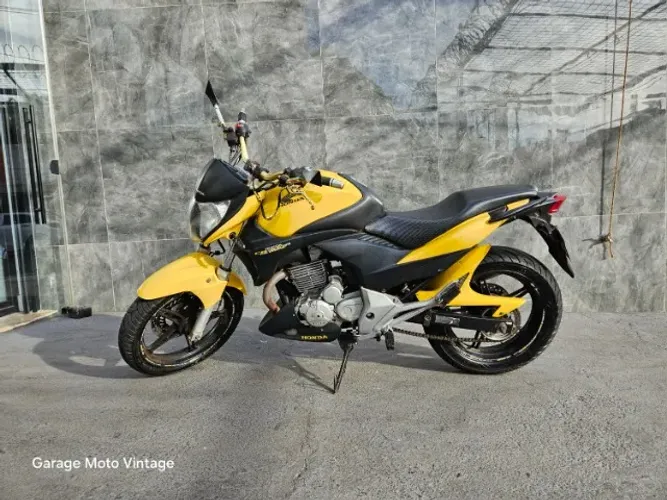 CB 300