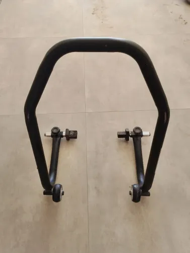 Cavalete para manutenção de moto