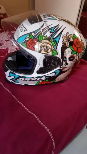 Vendo capacete AXXIS novo