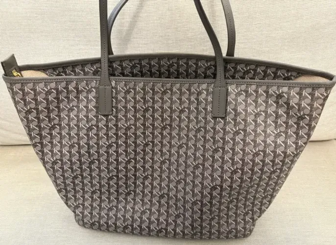 Bolsa Tote Tory Burch com Monograma e Zíper
