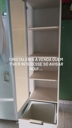 Cristaleira de MDF