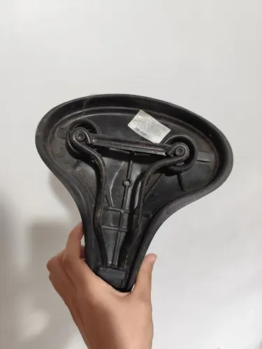 Selim de bicicleta com molas