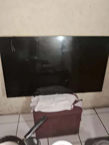 Visão Philips de 50 polegadas para vender para aproveitar as peças ela tá esculhambada