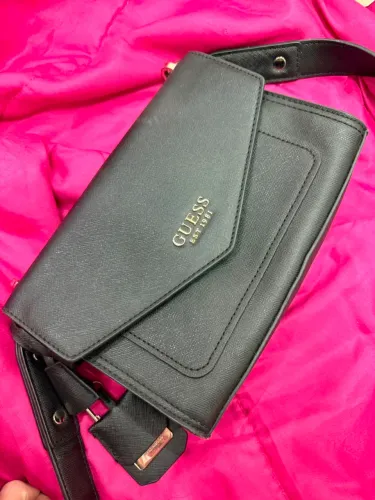 Bolsa Guess preta