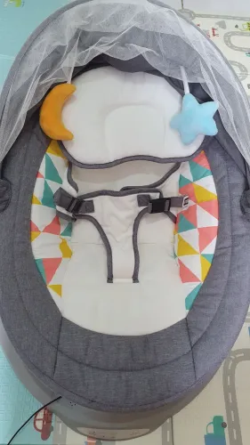 Cadeirinha elétrica musical para bebês 