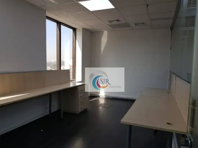 Conjunto comercial 359,14m² -10 Vagas de Garagem-5 Banheiros e Copa;