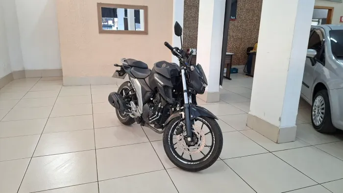 Fazer FZ 250 2023!! Único dono!! Revisões na concessionária