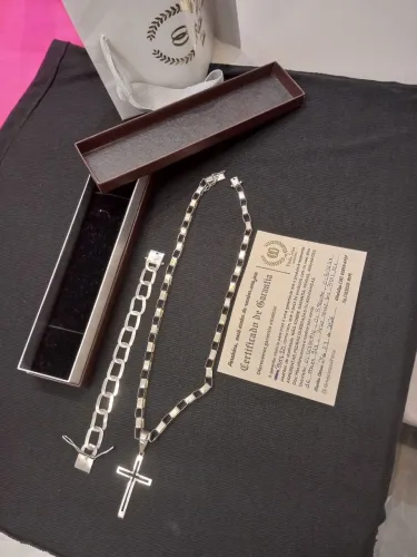 Corrente e pulseira, top de linha.(Prata)