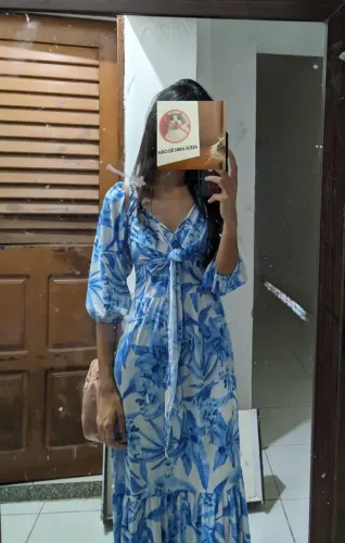 VESTIDO AZUL FLORAL?