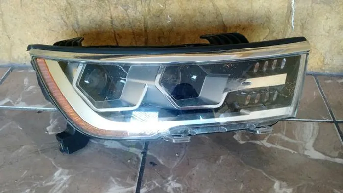 Farol direito lifan x80
