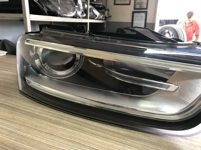 Farol Audi Q3 Usado Original Semi novo, Somos loja fisica temos tudo dela