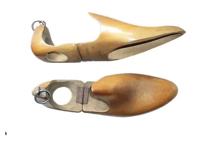  2 Antigas Formas para Sapatos em Madeira, Colecionadores, Decoração Temática, loja...etc.