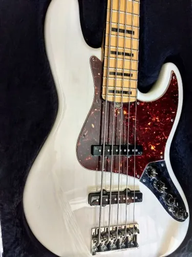 Fender Jazz Bass American Deluxe V