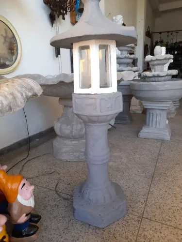 Poste de cimento modelo lanterna para jardim