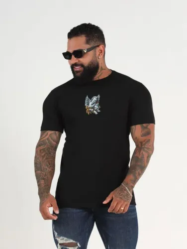 Camiseta Preta entre outras- cores com Estampa de Anjo