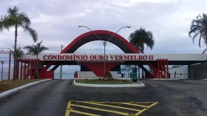 Excelente lote de esquina no Condomínio Ouro Vermelho 2
