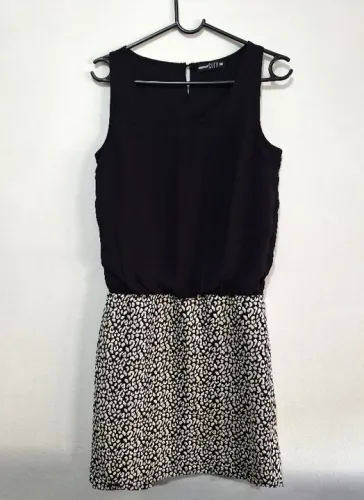 Vestido preto e branco