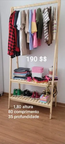 CLOSETS, Araras e Cabideiros de madeira