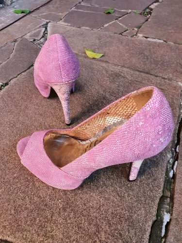 Sapato Peep Toe