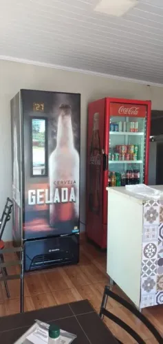  Cervejeira Metalfrio para 8 caixas com display touch e visor.