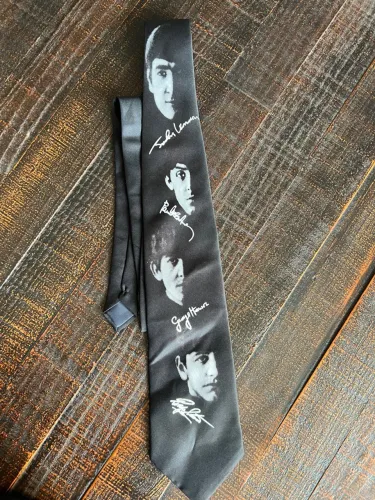 Gravata The Beatles Seda