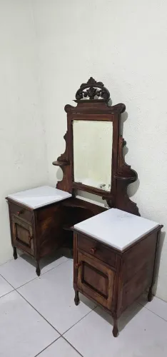 Móveis antigos,  penteadeira pequena antiga, antiguidades 