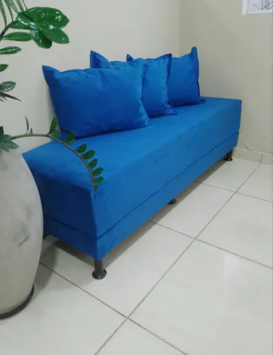 SOFANETE COM PÉS 