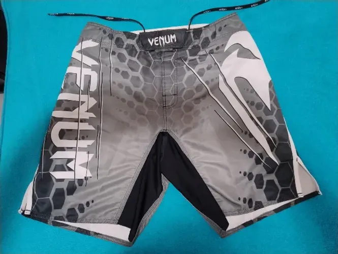 Bermuda Venum Amazonia TAM 46/ XL ÓTIMO ESTADO