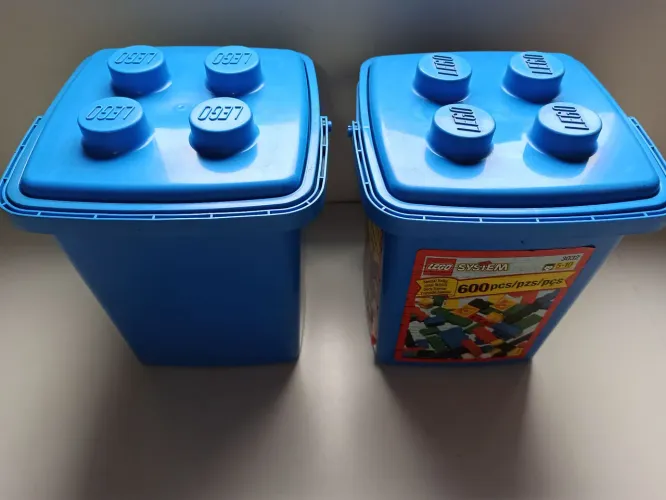 LEGO 2 Baldes de blocos de montar vazios