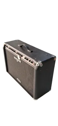 AMPLIFICADOR BEHRINGER 212 FALANTE BUGERA 220V AFINADOR FOOTSWITCH