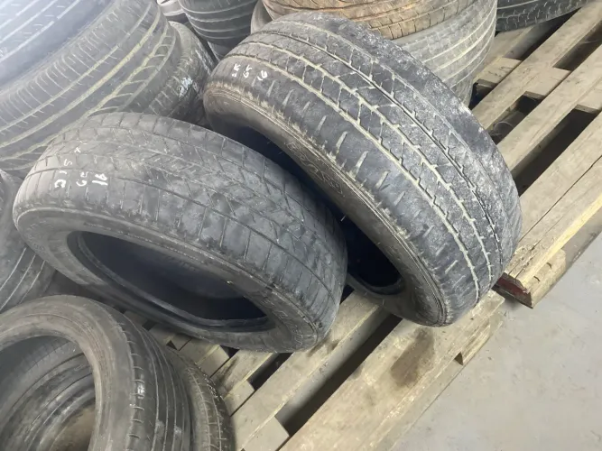 2 un de Pneus 215/65 Aro 16 