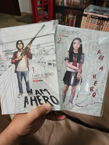 Mangá I Am a Hero - Volume 1 e 2