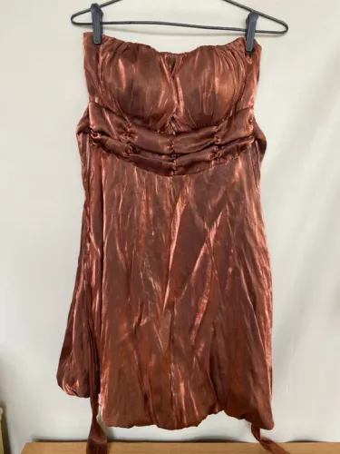 Vestido tomara que caia marrom