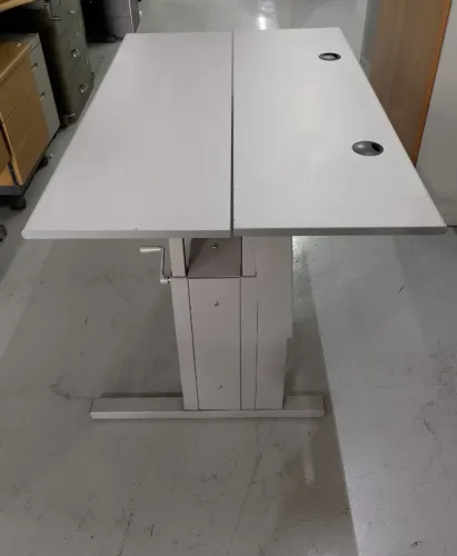 Mesa com regulagem para Escritório