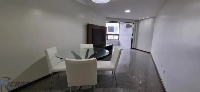 Apartamento à venda no Centro de Guarapari-ES: 2 quartos, 1 suíte, 1 sala, 2 banheiros, 1 