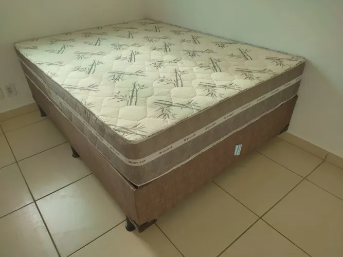 Cama casal box e colchão 25 cm de altura