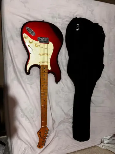 Guitarra Tagima TG 530 e amplificador digitech dg15