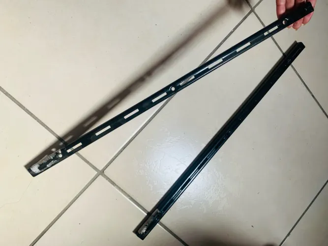 2 Trilhos Pretos Cremalheiras Para Prateleira