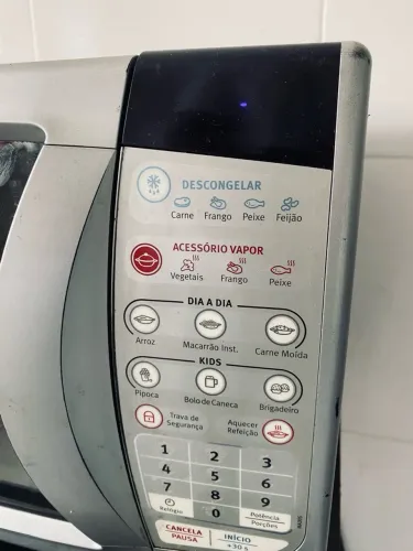 Micro-ondas Electrolux 20l funciona perfeito