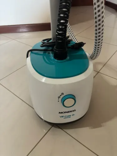 Passadeira de Roupas a Vapor