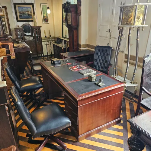 Moveis escritório de luxo, Escrivaninha com poltrona e cadeiras 