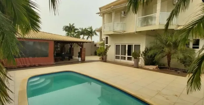 Casa 3 dormitórios COM SALA COMERCIAL e piscina próxima ao centro de Forquilhinha SC