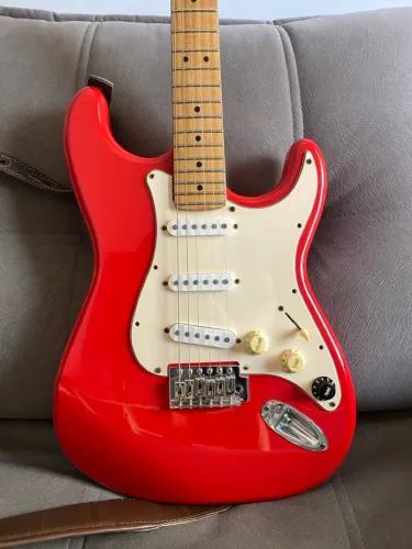 Squier Strato Deluxe