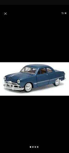 Miniatura Ford Coupe 1949. Marca Motor Max. Cor azul. Escala 1:24