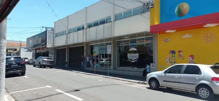 Loja nova grande na Rua São Luiz - Marília - 1100M2