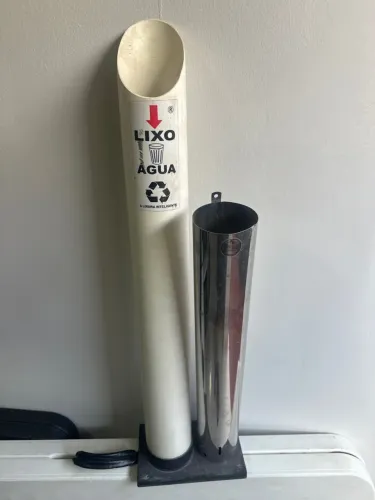 Dispenser para copos de água 