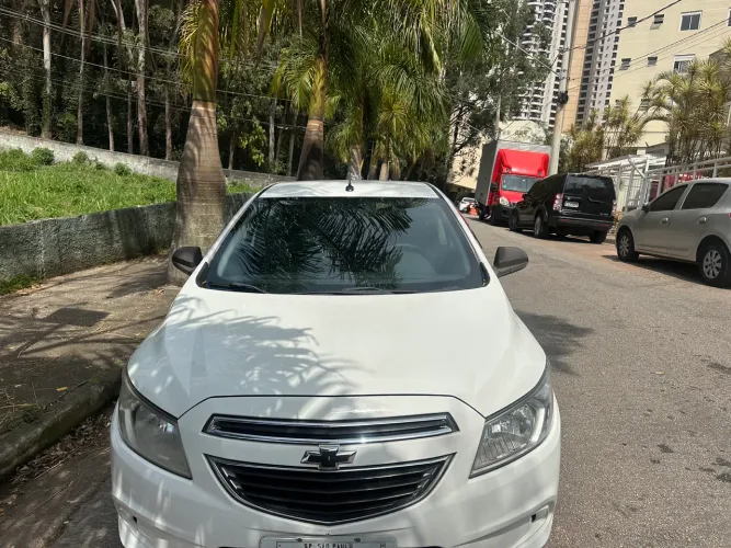 Chevrolet Onix Hatch LT 1.0 8V Flex Power Mec. 4P 2015