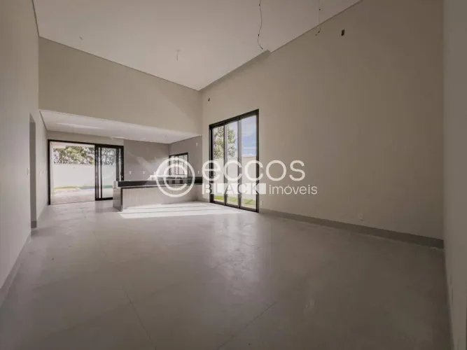 Casa em condomínio à venda, 3 quartos, 3 suítes, 2 vagas, Laranjeiras - Uberlândia/MG