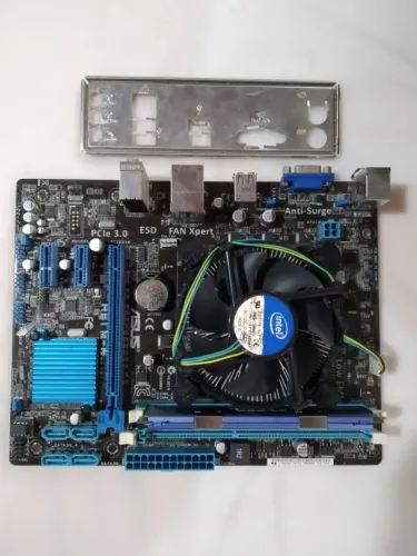 Placa-Mãe Asus H61M soquete 1155