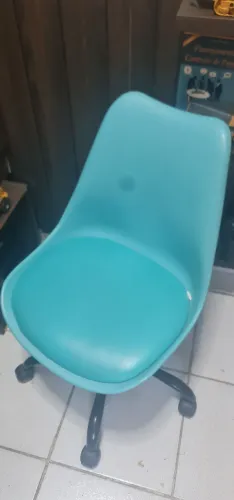 Cadeira Giratória Azul Turquesa